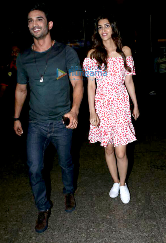 ranbir sushant kriti snapped at the airport 2