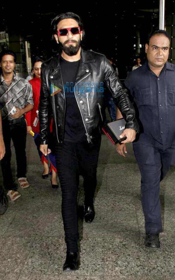 Ranveer Singh, Sushant Singh Rajput and Kriti Sanon spotted at the airport today Ranveer Singh, Sushant Singh Rajput and Kriti Sanon spotted at the airport today