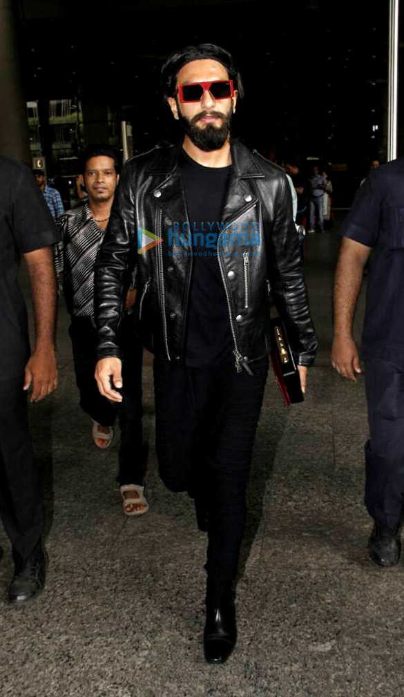 ranveer singh sushant singh rajput and kriti sanon spotted at the airport today 4