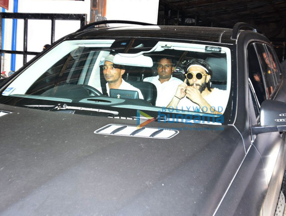 Ranveer Singh snapped post gym session in Bandra Ranveer Singh snapped post gym session in Bandra