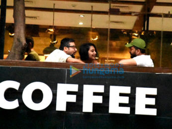 Riteish Deshmukh enjoys a coffee session with close friends