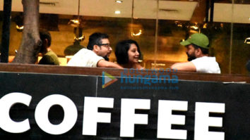 Riteish Deshmukh enjoys a coffee session with close friends
