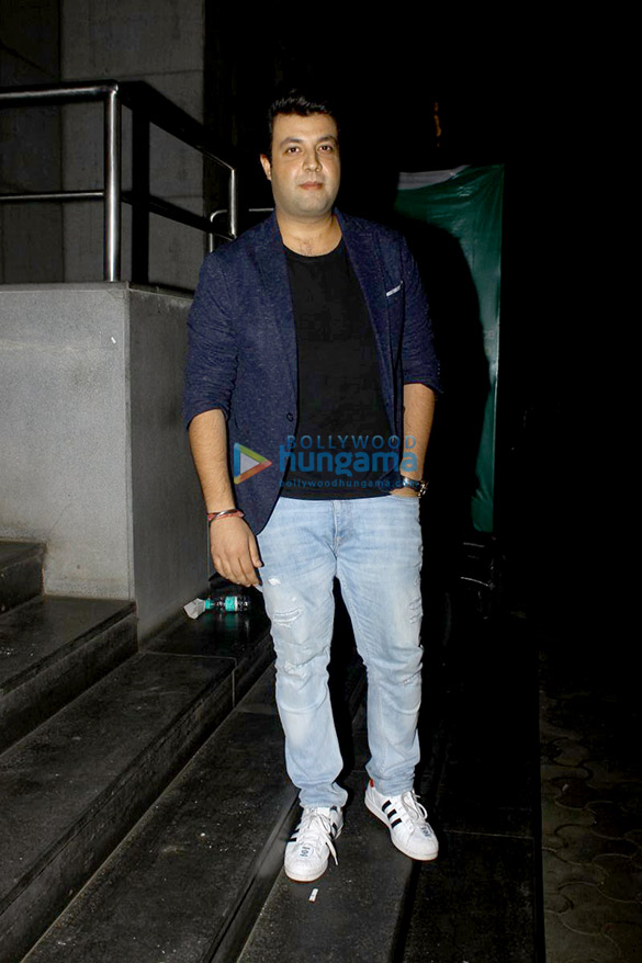salman khan shah rukh khan and others snapped at tubelights screening 24