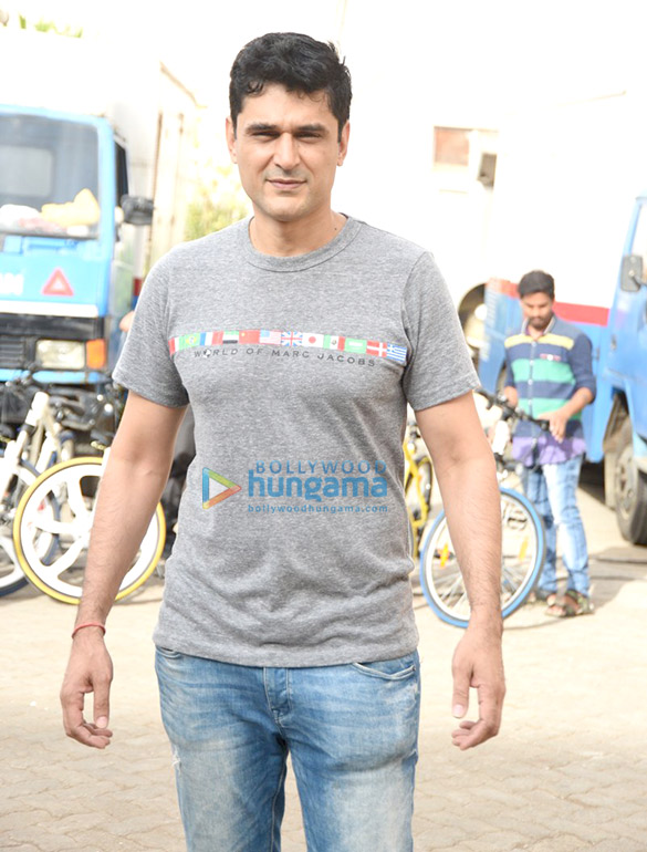 salman khan and sohail khan launch being human e cycle in mumbai 8
