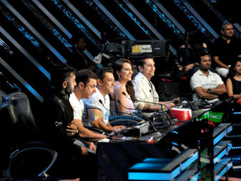 Salman Khan and Sohail Khan promote 'Tubelight' on the sets of Nach Baliye