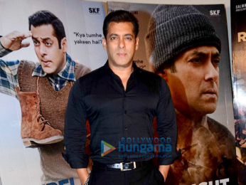 Salman Khan snapped promoting his film 'Tubelight'