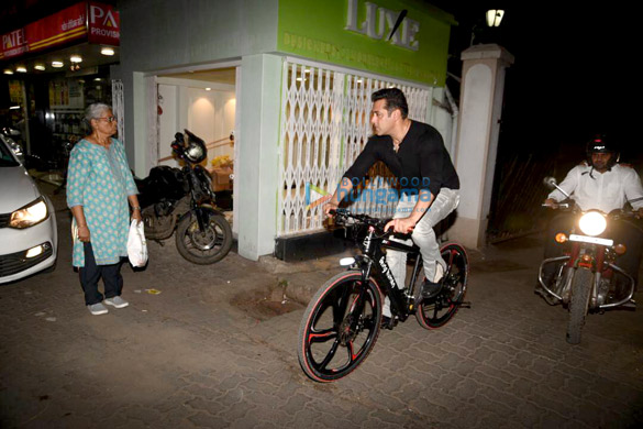 salman khan snapped during tubelight promotions 6