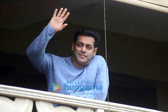 salman khan wishes all his fans eid mubarak from his home in bandra 1