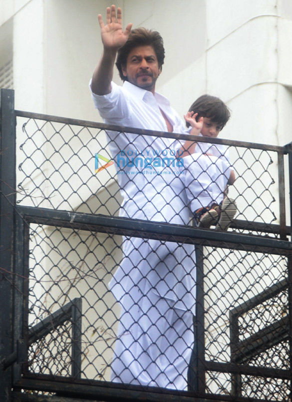 shah rukh khan and his abram khan snapped at their house mannat on eid today 5