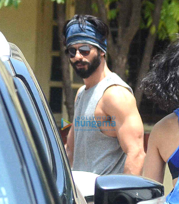 Shahid Kapoor, Mira Rajput, Kareena Kapoor Khan and Amrita Arora snapped at the gym Shahid Kapoor, Mira Rajput, Kareena Kapoor Khan and Amrita Arora snapped at the gym