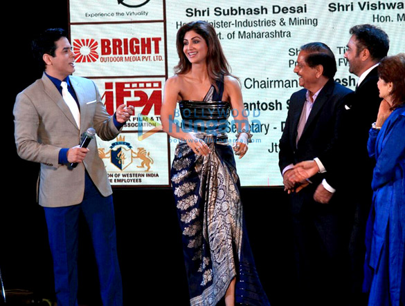 Shilpa Shetty, Anil Kapoor, Raveena Tandon and others grace the ‘Dadasaheb Phalke Awards’ Shilpa Shetty, Anil Kapoor, Raveena Tandon and others grace the ‘Dadasaheb Phalke Awards’