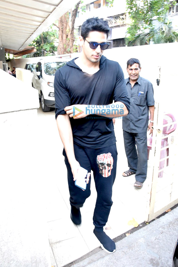 Sidharth Malhotra snapped post attending a meeting in Bandra Sidharth Malhotra snapped post attending a meeting in Bandra
