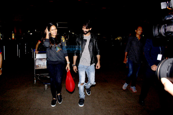 the hunky shahid kapoor and his wife mira esha deol and her husband bharat snapped at the airport 2
