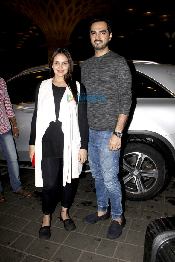 the hunky shahid kapoor and his wife mira esha deol and her husband bharat snapped at the airport 6