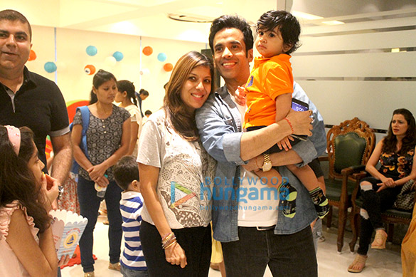 tusshar kapoor celebrates son laksshyas 1st birthday at his home in juhu 12