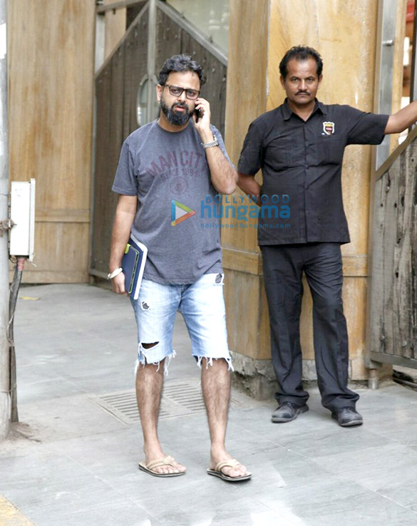 vikramaditya and nikhil snapped at saifs house 2