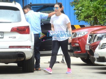 Kareena Kapoor Khan, Disha Patani, Shahid Kapoor and others snapped at their gym