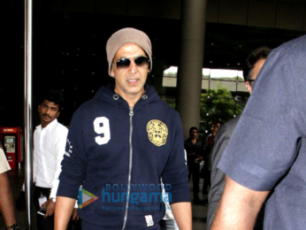 Akshay Kumar returns from London