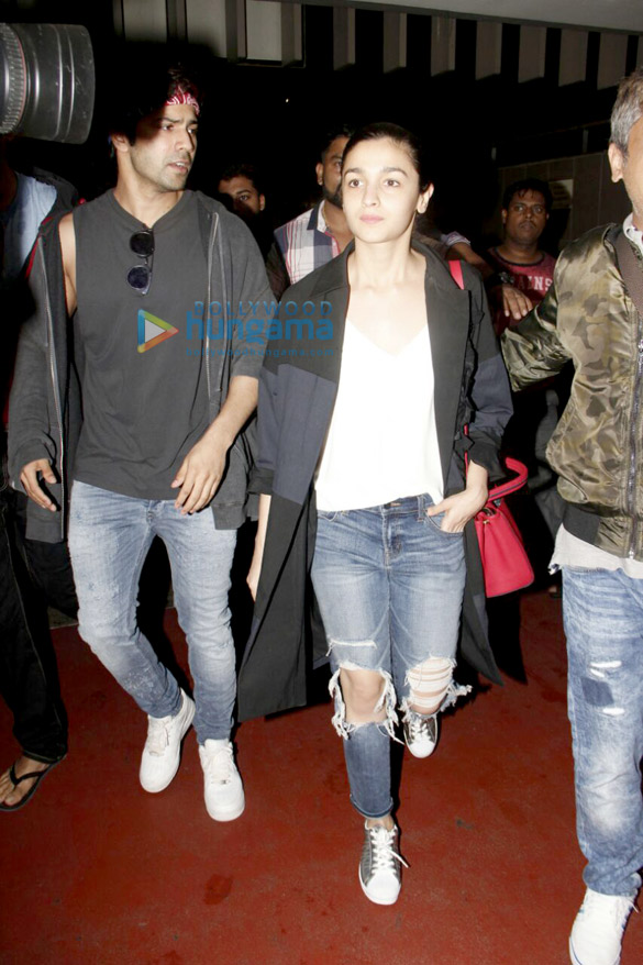 alia bhatt and varun dhawan arrive from new york after iifa 2017 6