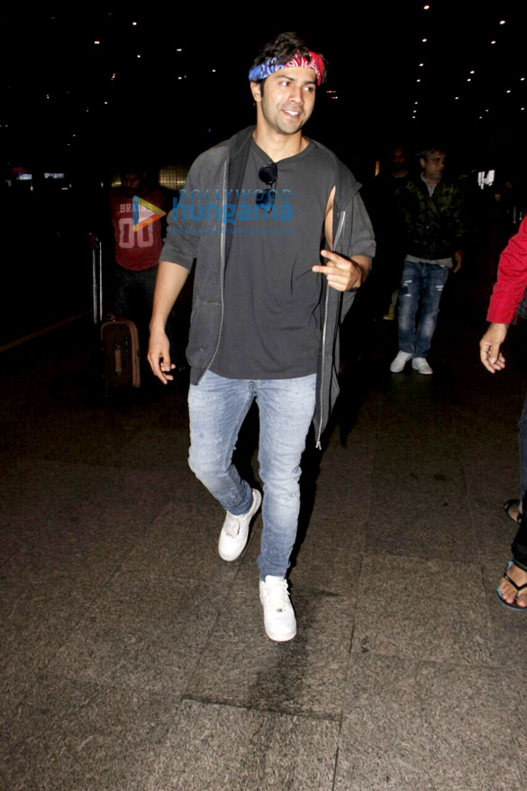 alia bhatt and varun dhawan arrive from new york after iifa 2017 7