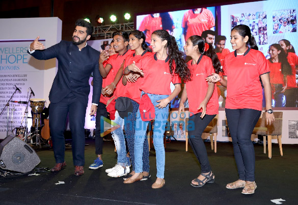 arjun kapoor and amruta fadnavis attend the save the child 3