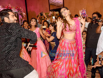 Ayushmann Khurrana and Kriti Sanon gatecrash a wedding to promote their film 'Bareilly Ki Barfi'