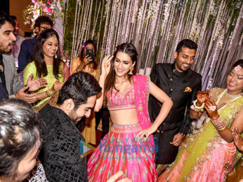 Ayushmann Khurrana and Kriti Sanon gatecrash a wedding to promote their film 'Bareilly Ki Barfi'