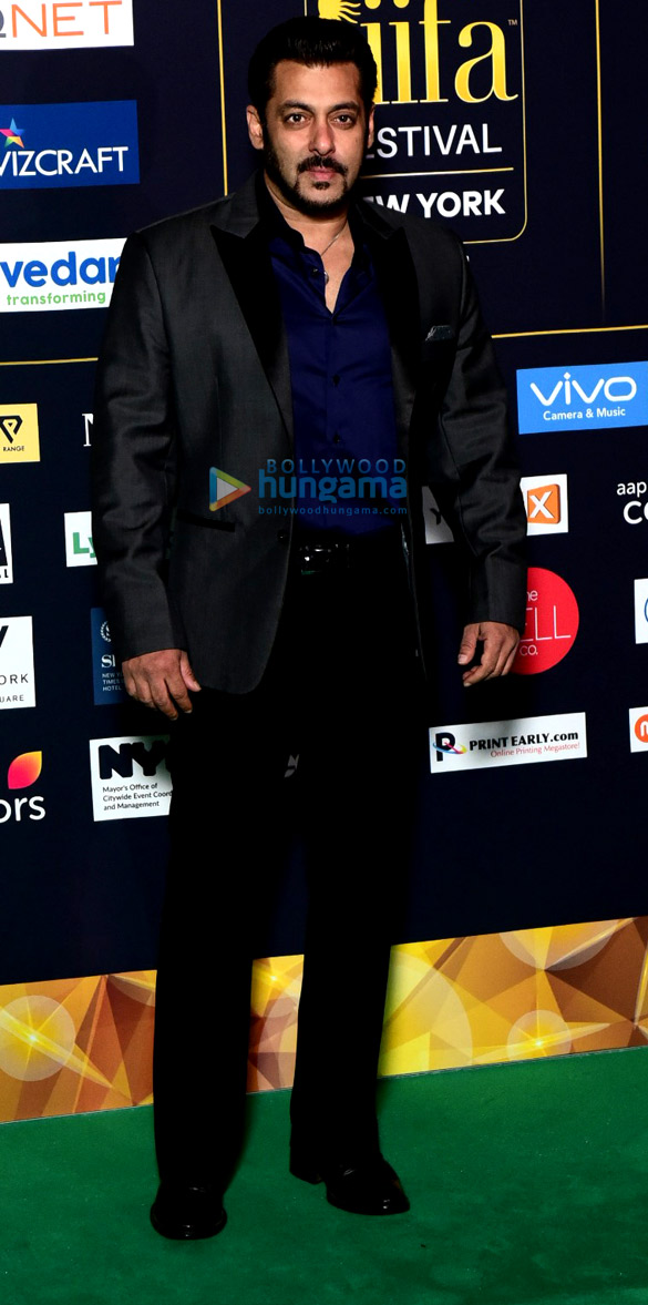 celebs at the iifa green carpet 13