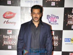 Celebs grace the Zee Cine Awards 2017