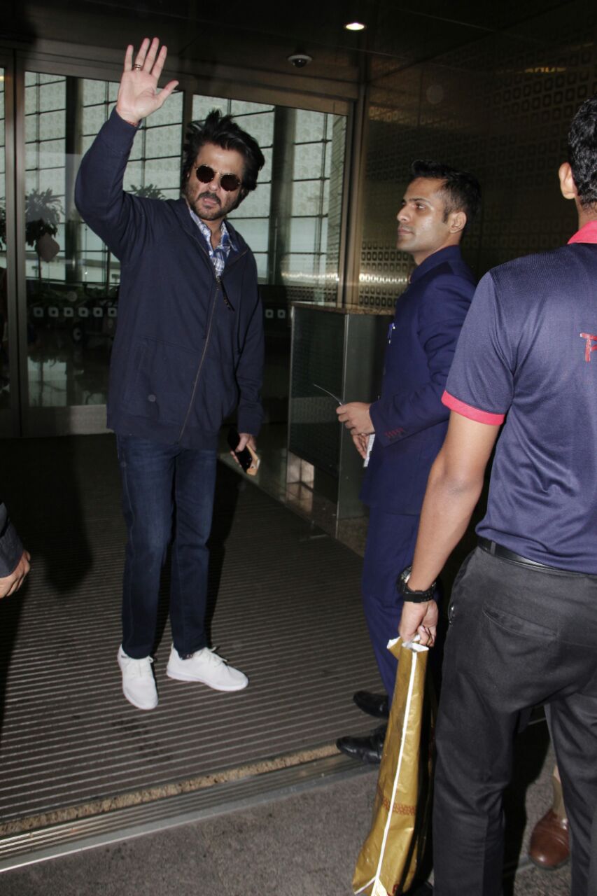celebs spotted at the airport 2