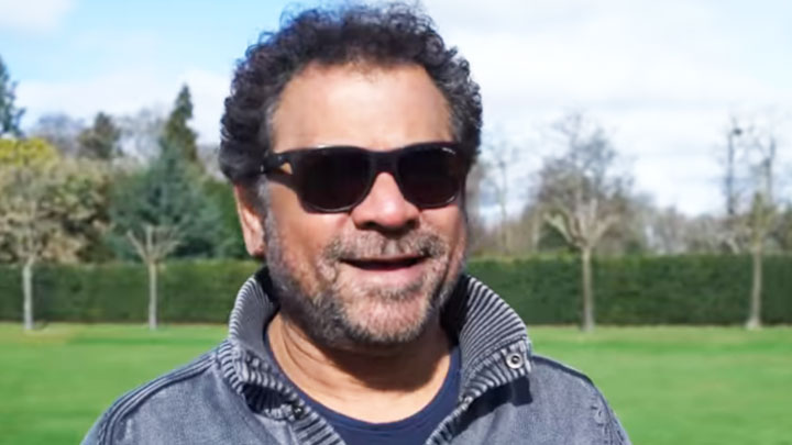 Check Out ‘King Of Comedy’ Anees Bazmee In Making Of Mubarakan Check Out ‘King Of Comedy’ Anees Bazmee In Making Of Mubarakan