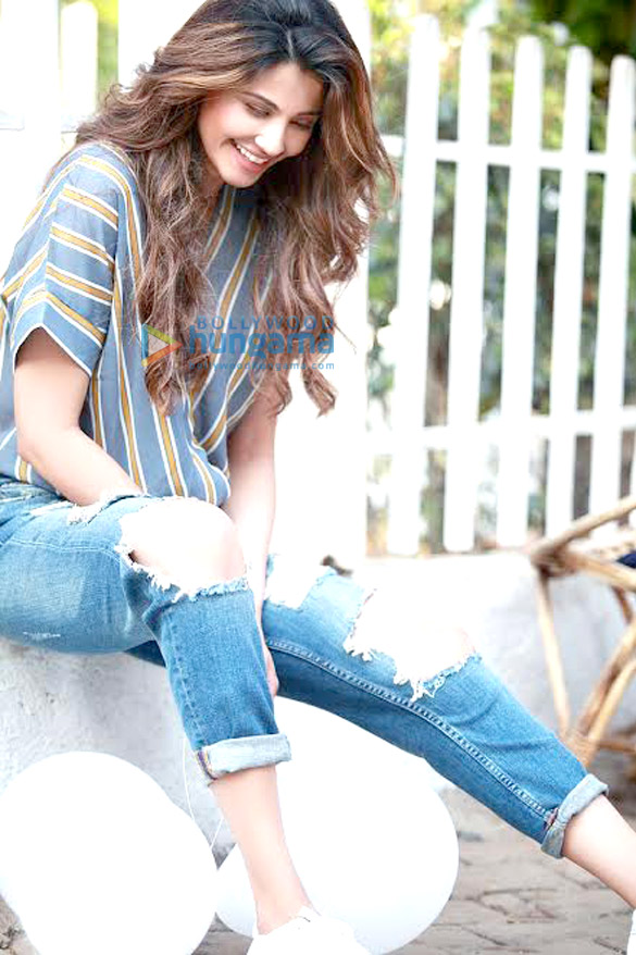 daisy shah 1 4