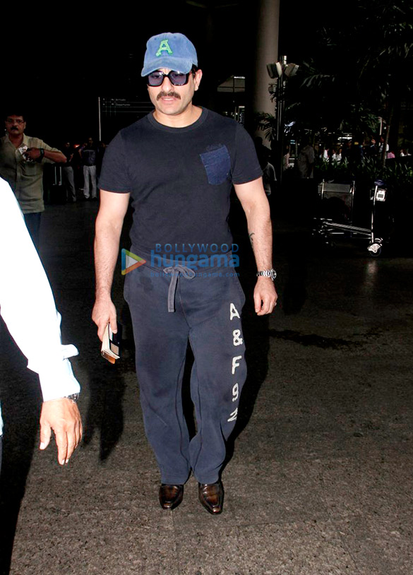 disha patani saif ali khan and others snapped at the airport 5