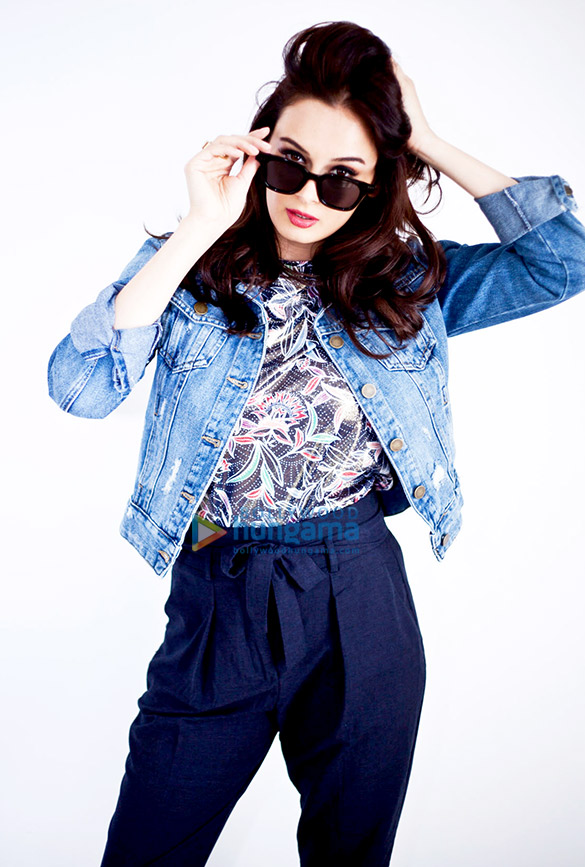 evelyn sharma4