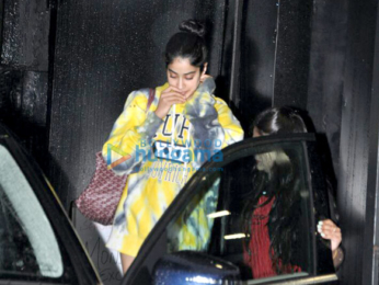 Jhanvi Kapoor snapped post salon sesion in Juhu