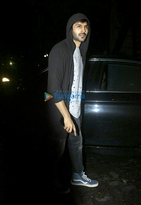 kartik aaryan snapped in juhu 5