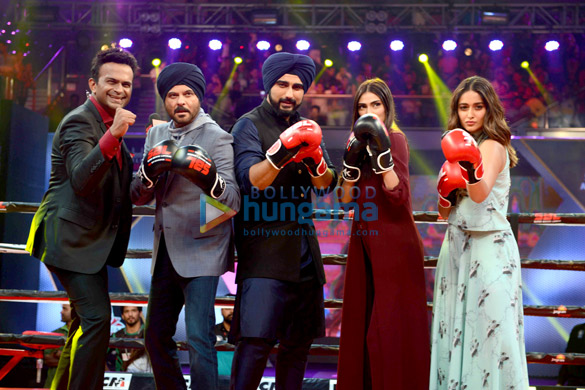 Mubarakan team promotes their film on Super Boxing League Mubarakan team promotes their film on Super Boxing League