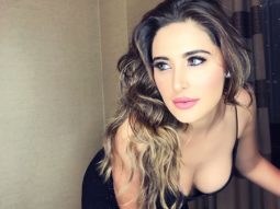 BURNING HOT! Sexy Nargis Fakhri sets the INTERNET ON FIRE with this sizzling photograph