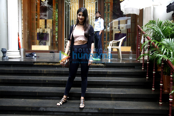 pooja hegde snapped in bandra 4 3