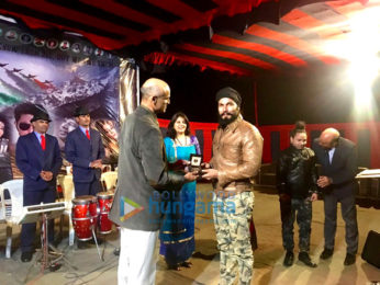Randeep Hooda visits Kargil to interact with soldiers of Indian Army