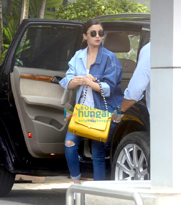 ranveer singh and alia bhatt depart for delhi 4