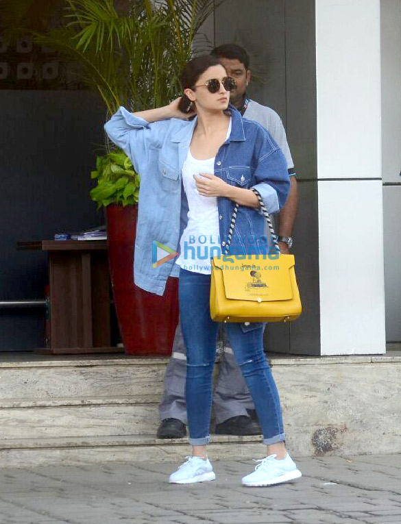 ranveer singh and alia bhatt depart for delhi 5