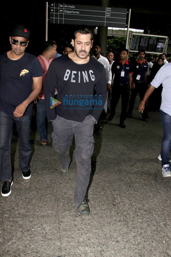 salman khan arrives from morocco post tiger zinda hai shoot 2