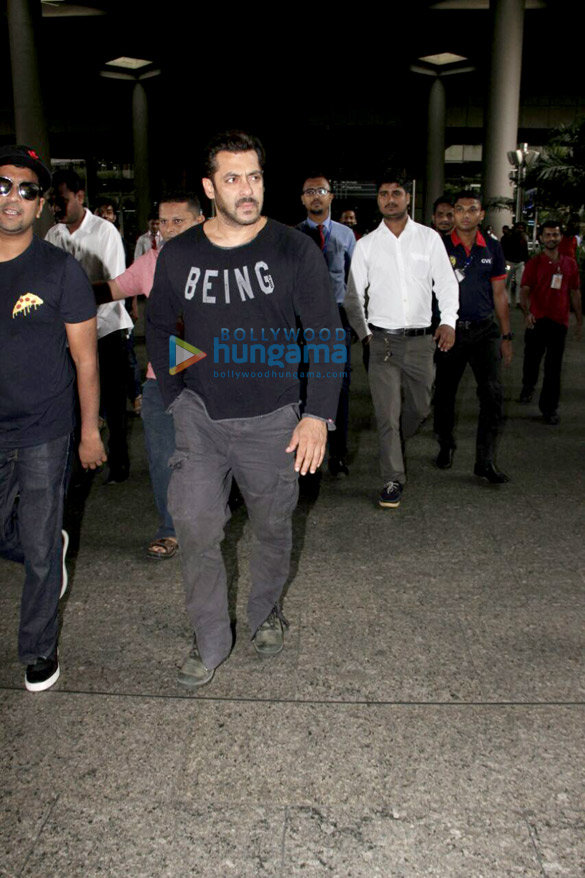 salman khan arrives from morocco post tiger zinda hai shoot 3