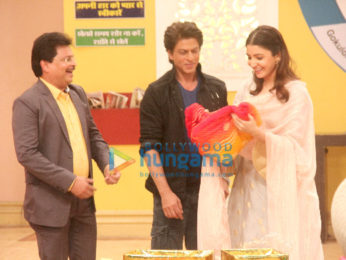 Shah Rukh Khan and Anushka Sharma visit Tarak Mehta Ka Ooltah Chashmah set for Jab Harry Met Sejal promotions