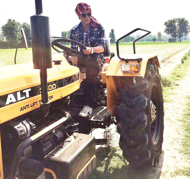 Shah Rukh Khan gives desi feels driving a tractor in Punjab feature