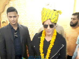 Shah Rukh Khan receives a royal welcome in Rajasthan Shah Rukh Khan receives a royal welcome in Rajasthan