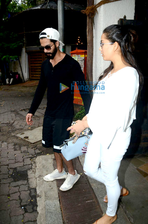 shahid kapoor and wife mira snapped post lunch date at out of the blue restaurant in bandra 6