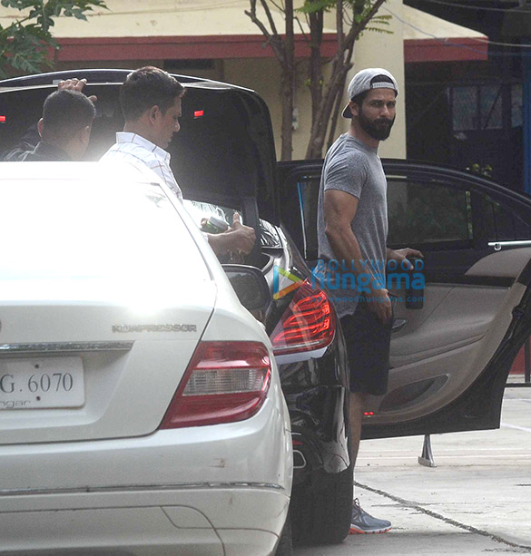 shahid kapoor snapped at gym 2
