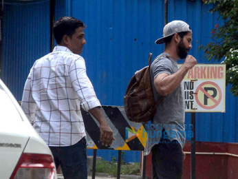 Shahid Kapoor snapped at gym
